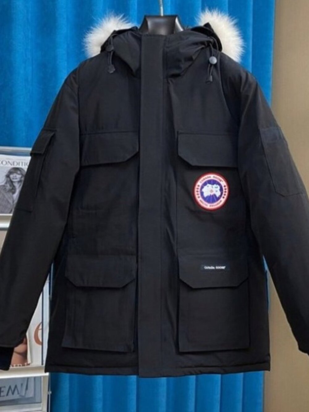 Windproof down jacket - Canada Goose